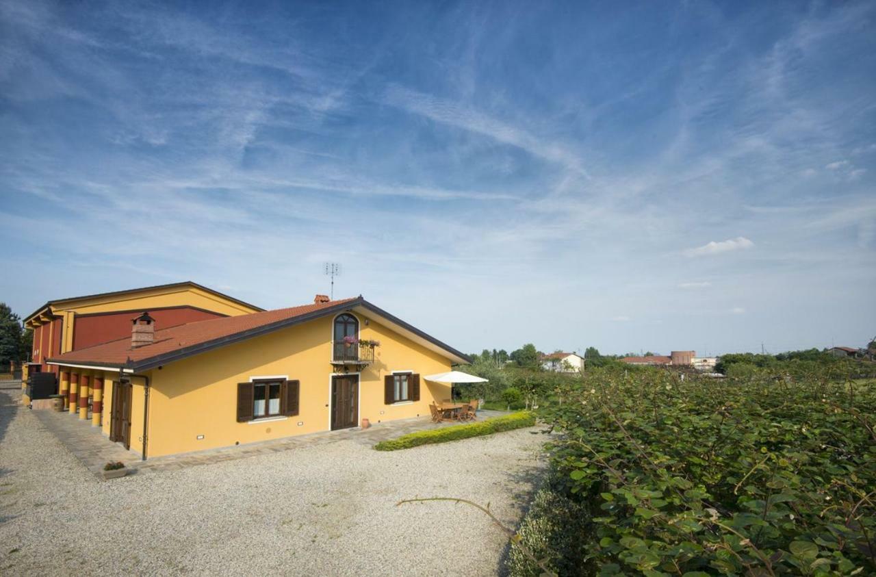 Bed and Breakfast Agrialpi By Salfrutta Bricherasio Exteriér fotografie